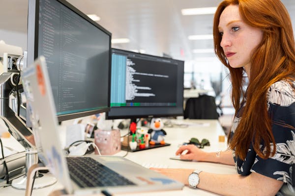 8 Easy Steps to Build a User-Friendly Website That Converts